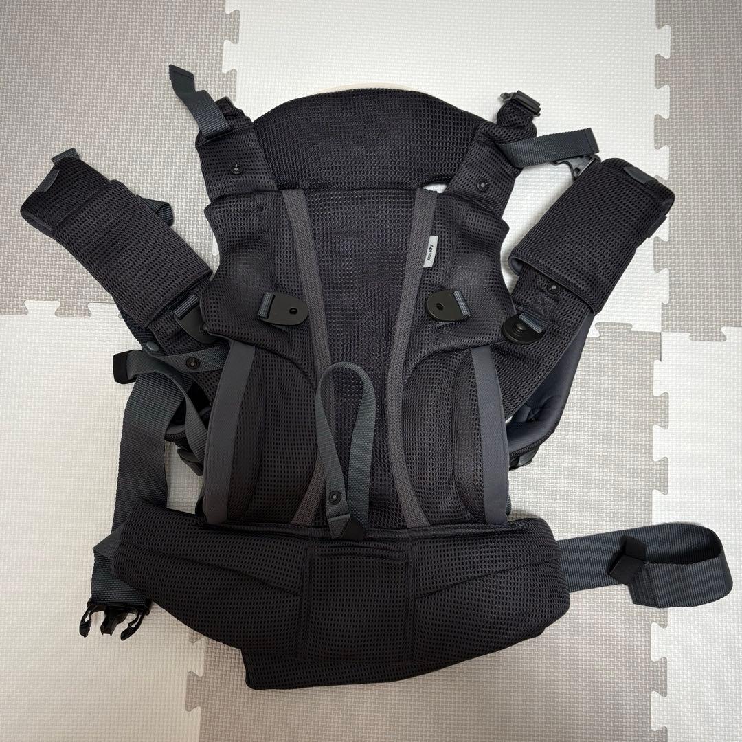 Aprica ラクリス　抱っこ紐　ダークグレー