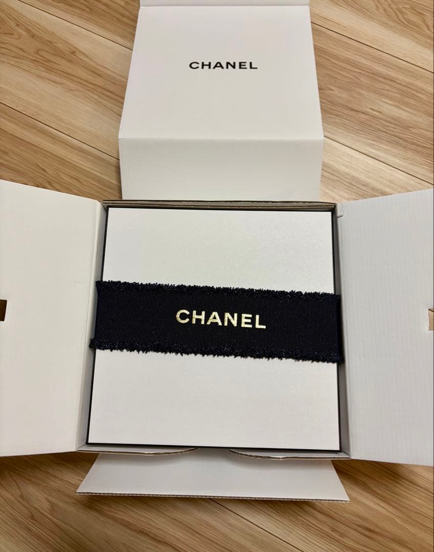 シャネル　リップ＆ネイルケア クリスマスコフレ2025　12点セット