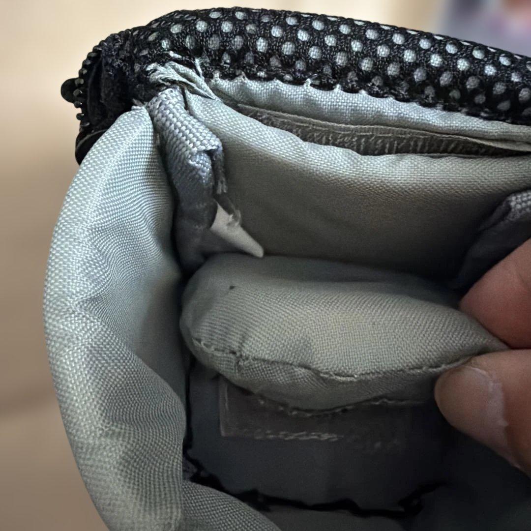 美品 CANON キャノン EF-M 22mm F2 STM、フード、保護ケース