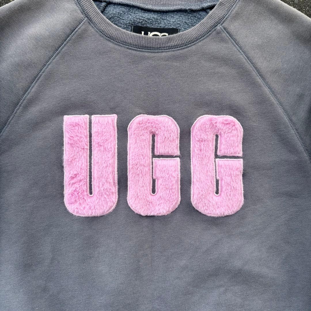 UGG ロゴ スウェット モフモフ