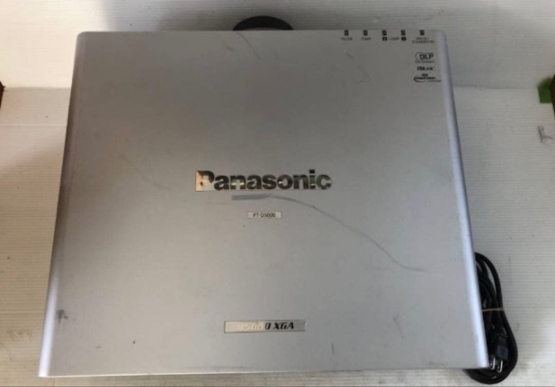 PANASONIC PT-D5000LS 5000ルーメン　HDMI対応可能