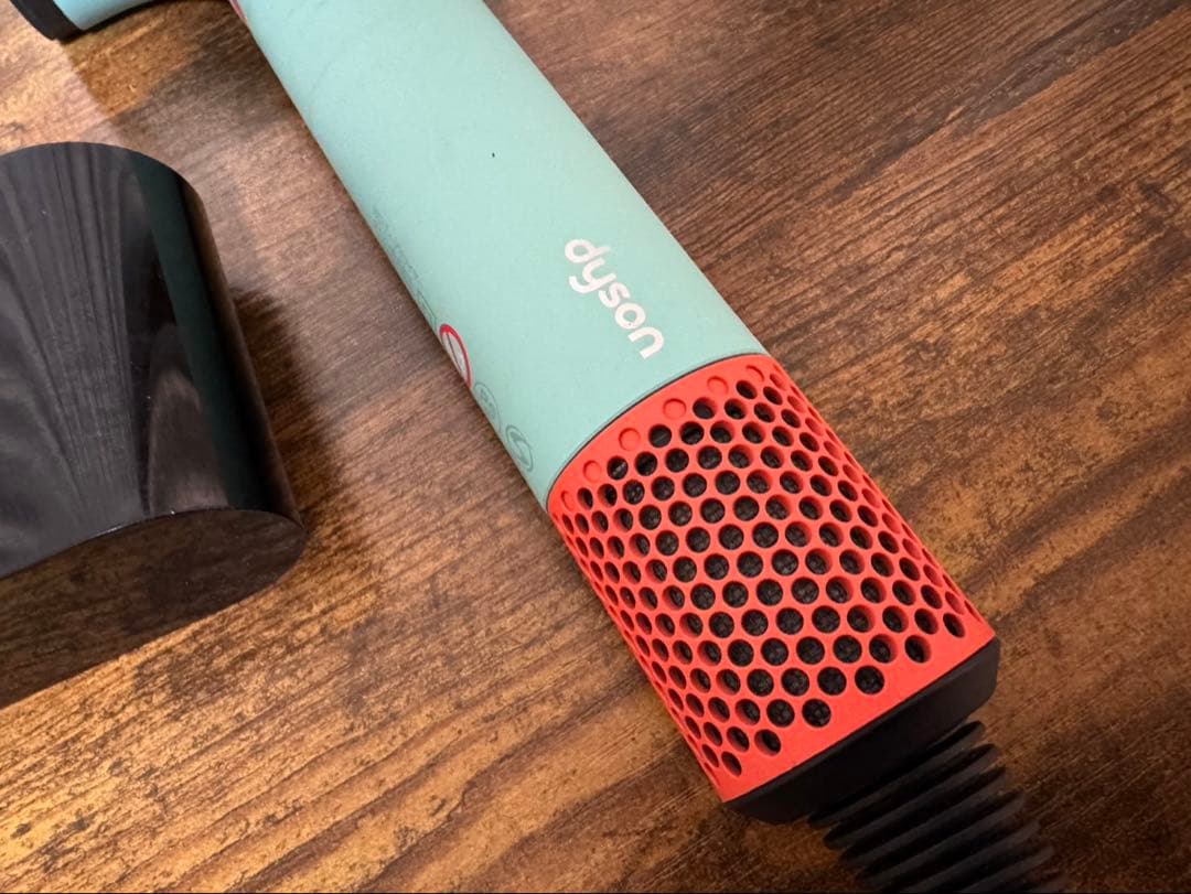 Dyson Supersonic r ヘアドライヤー HD17