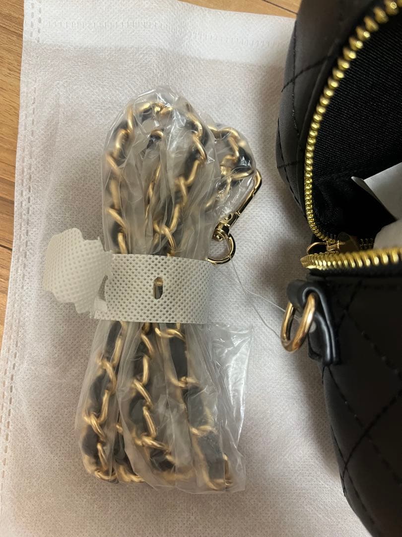 ダーリッチ バニティバッグ 黒 ゴールドパーツ