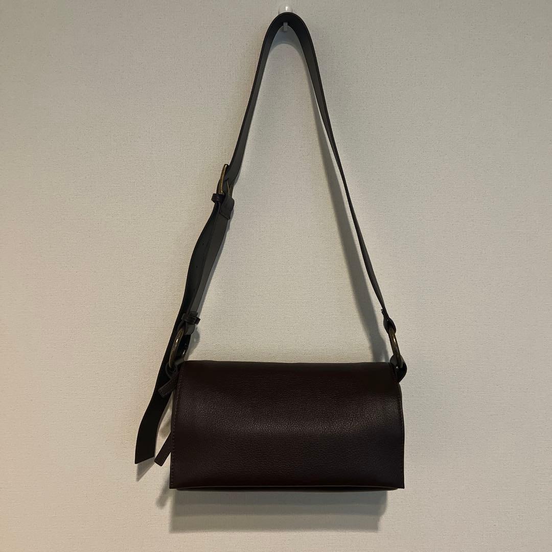 BEARDSLEY ビアズリー　レザーボディバッグ　ブラウン