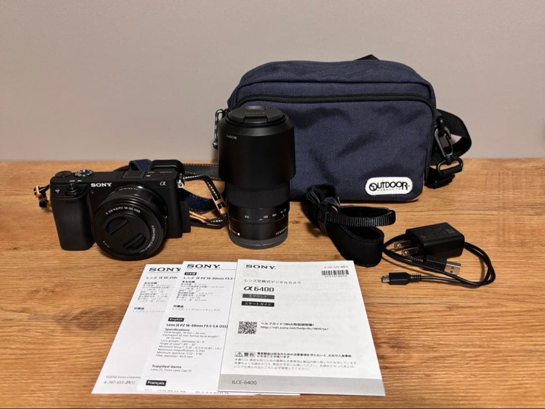 SONY α6400 デジタル一眼レフ ダブルズームレンズキット　バック付き
