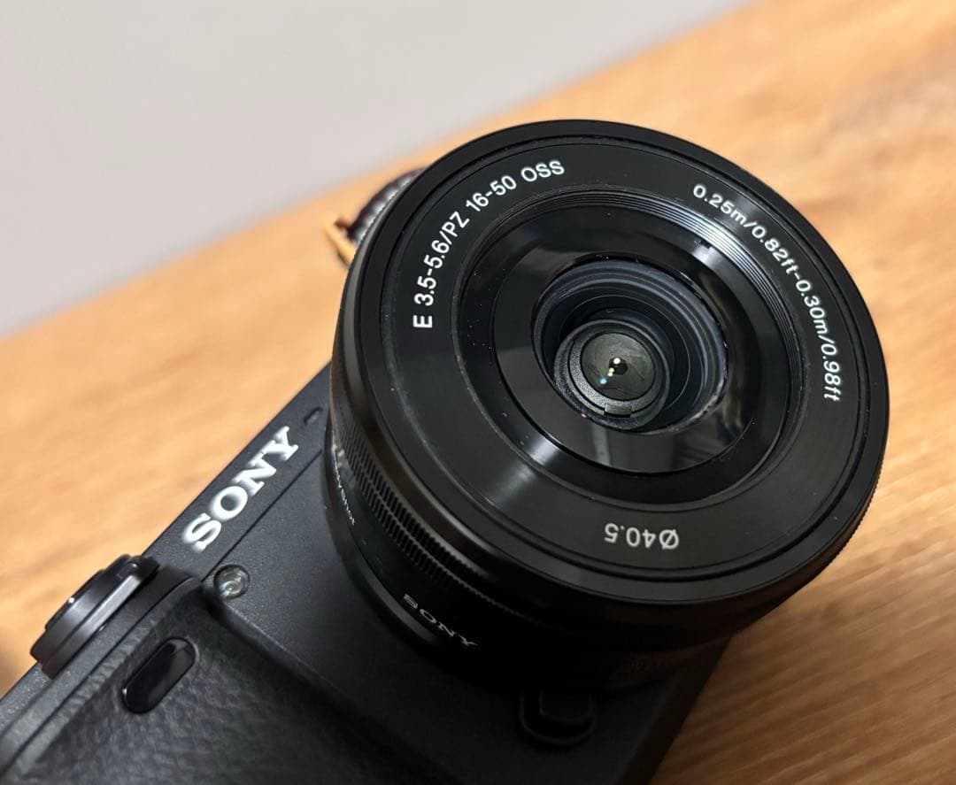 SONY α6400 デジタル一眼レフ ダブルズームレンズキット　バック付き