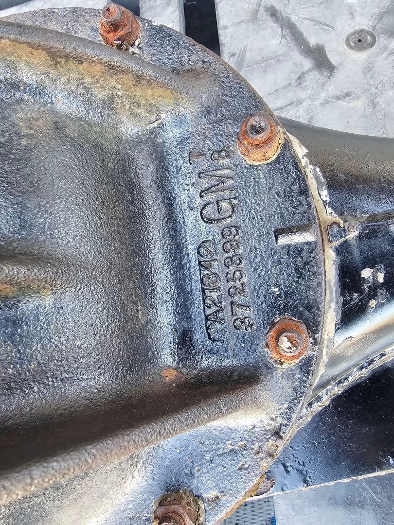 シボレーインパラ ホーシング デフです。