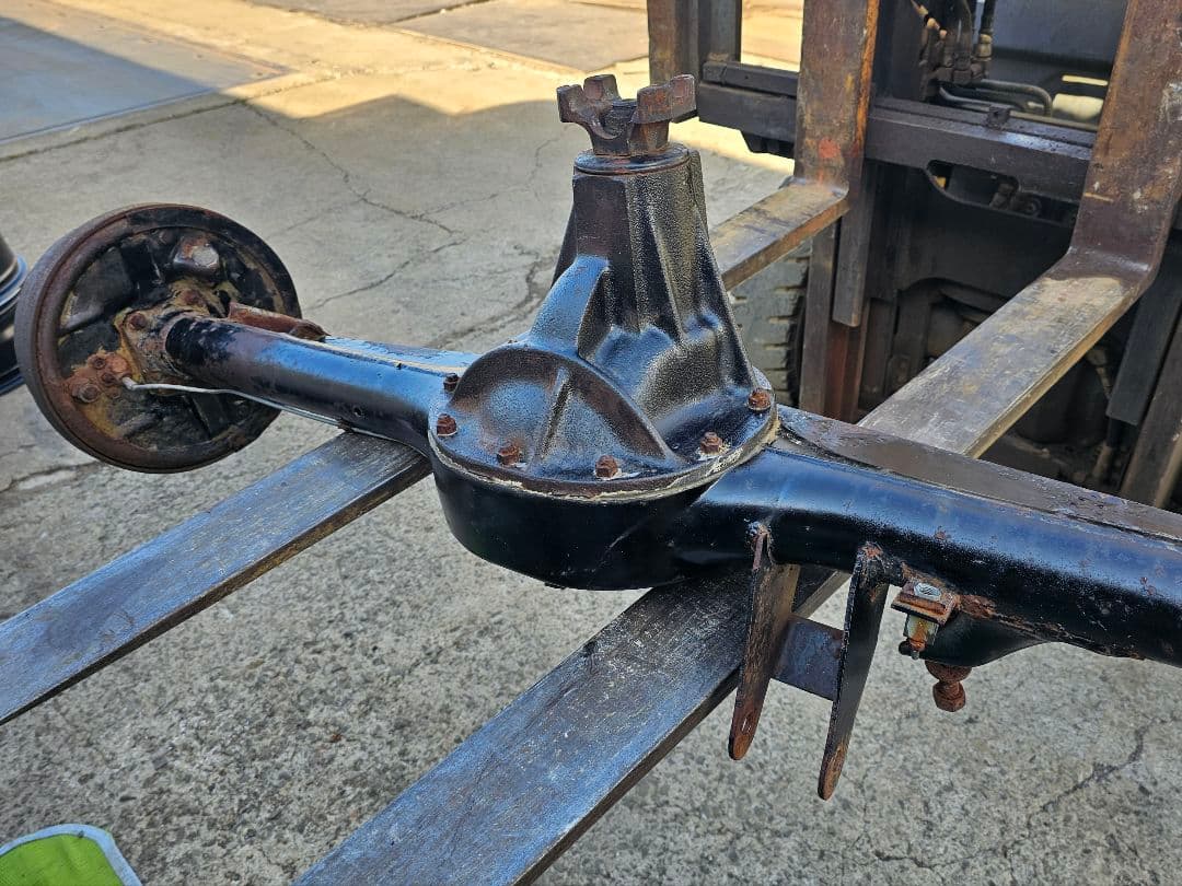 シボレーインパラ ホーシング デフです。