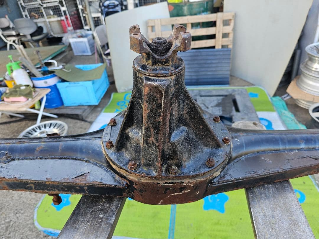 シボレーインパラ ホーシング デフです。