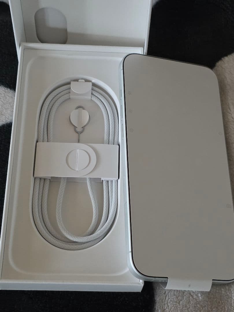 iPhone16 plus 256GB　ホワイト　未使用