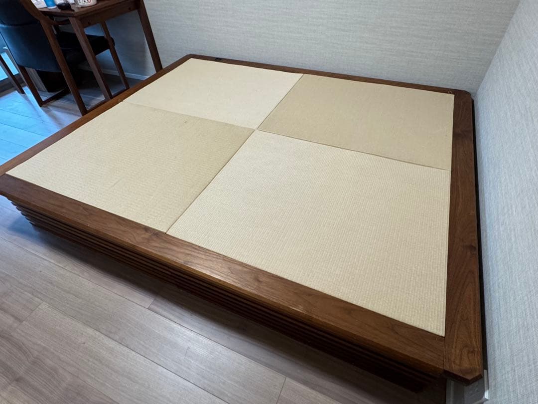 畳小上がり　飛騨フォレスト　無垢ウォールナットベッドフレーム　クイーンサイズ