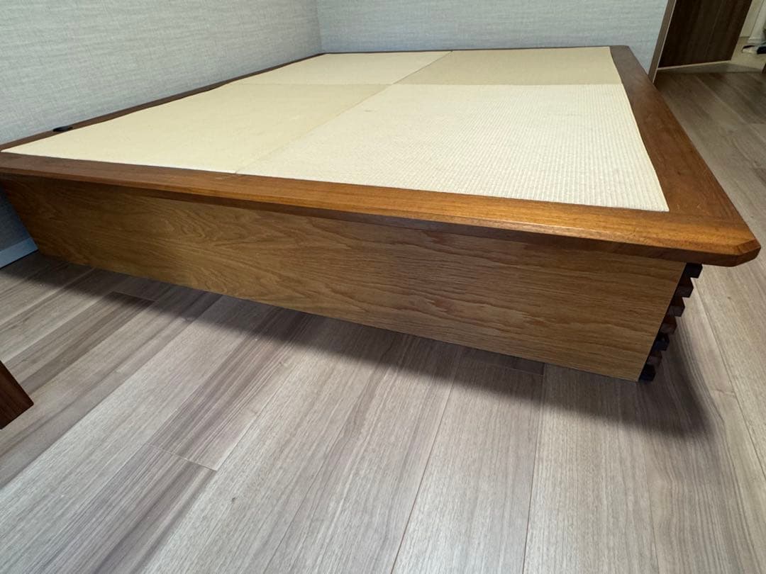 畳小上がり　飛騨フォレスト　無垢ウォールナットベッドフレーム　クイーンサイズ