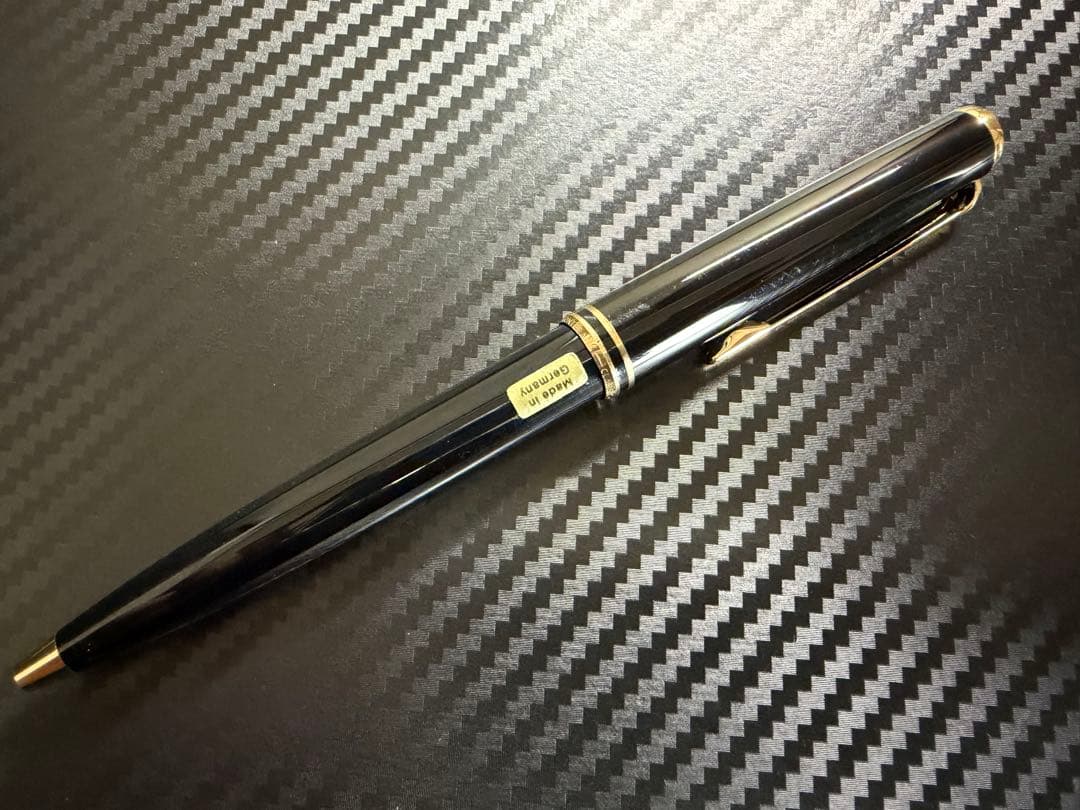 未使用に近い モンブラン クラシック ブラック ボールペン