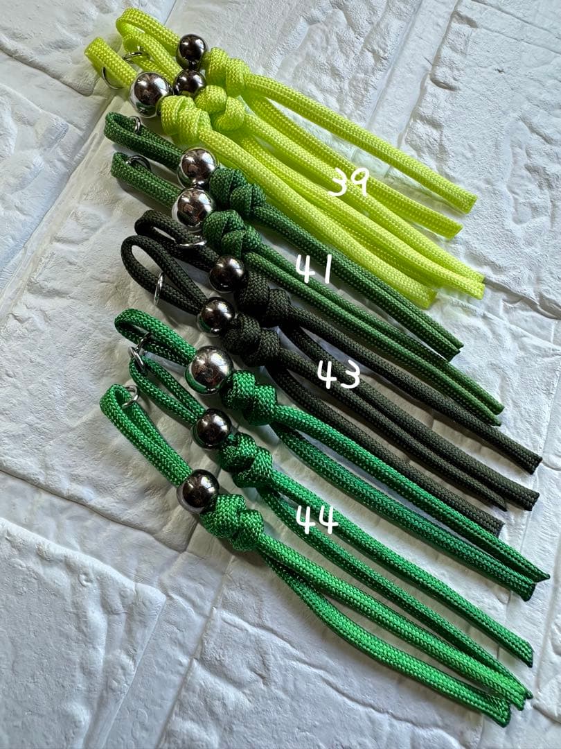 ゆきんこ・*:.ღパラコードスマホストラップ