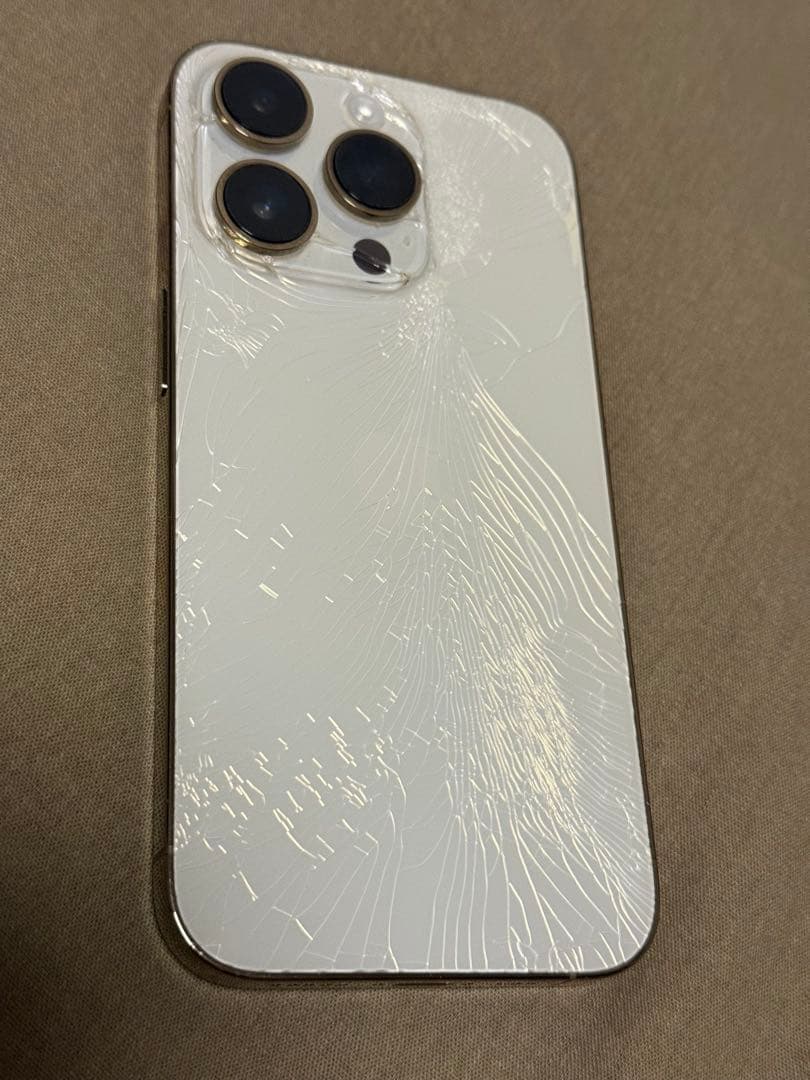 背面割れ iPhone 14 Pro ゴールド 本体