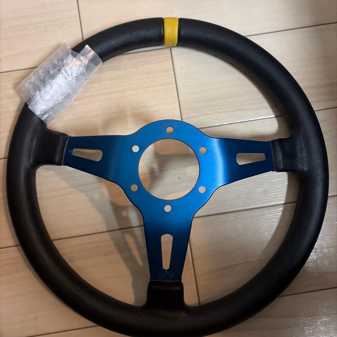 リ*ナ様 MOMOステアリング　ディープコーン　MOD08 ブルースポーク