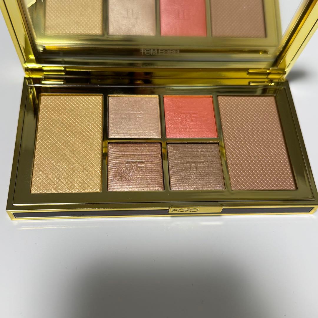 TOM FORD シェイド アンド イルミネイト フェース アンド アイパレット