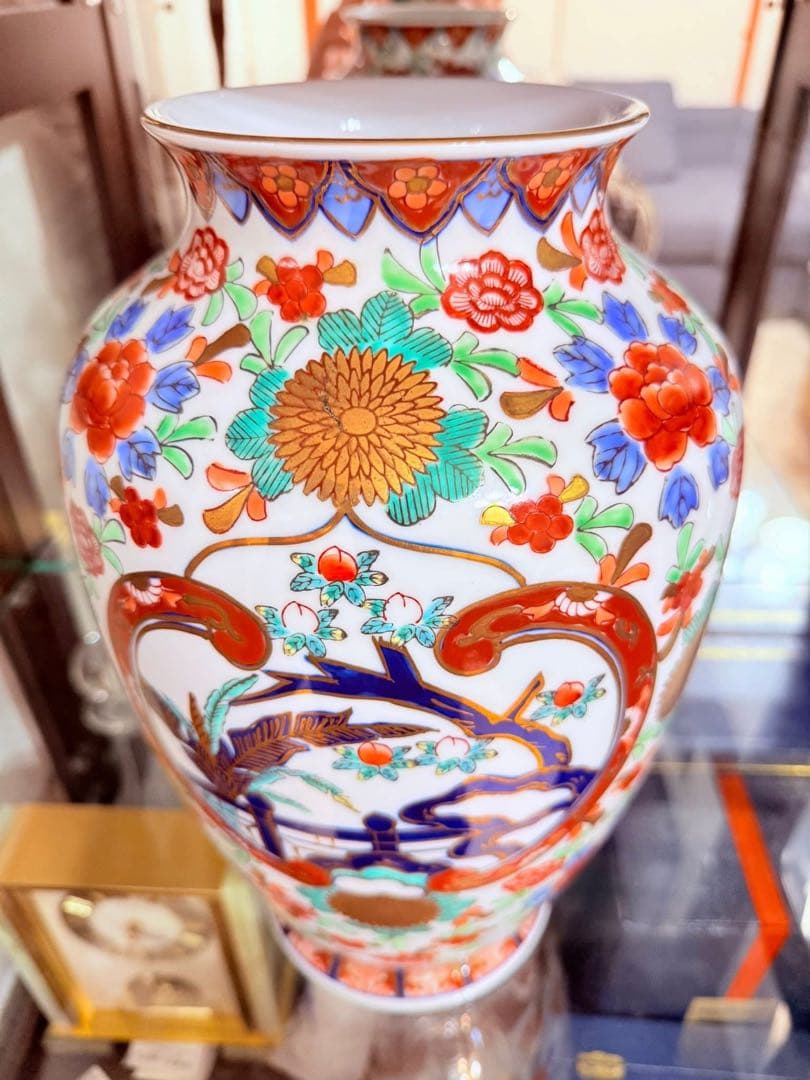 花瓶と九谷焼の茶器セット。