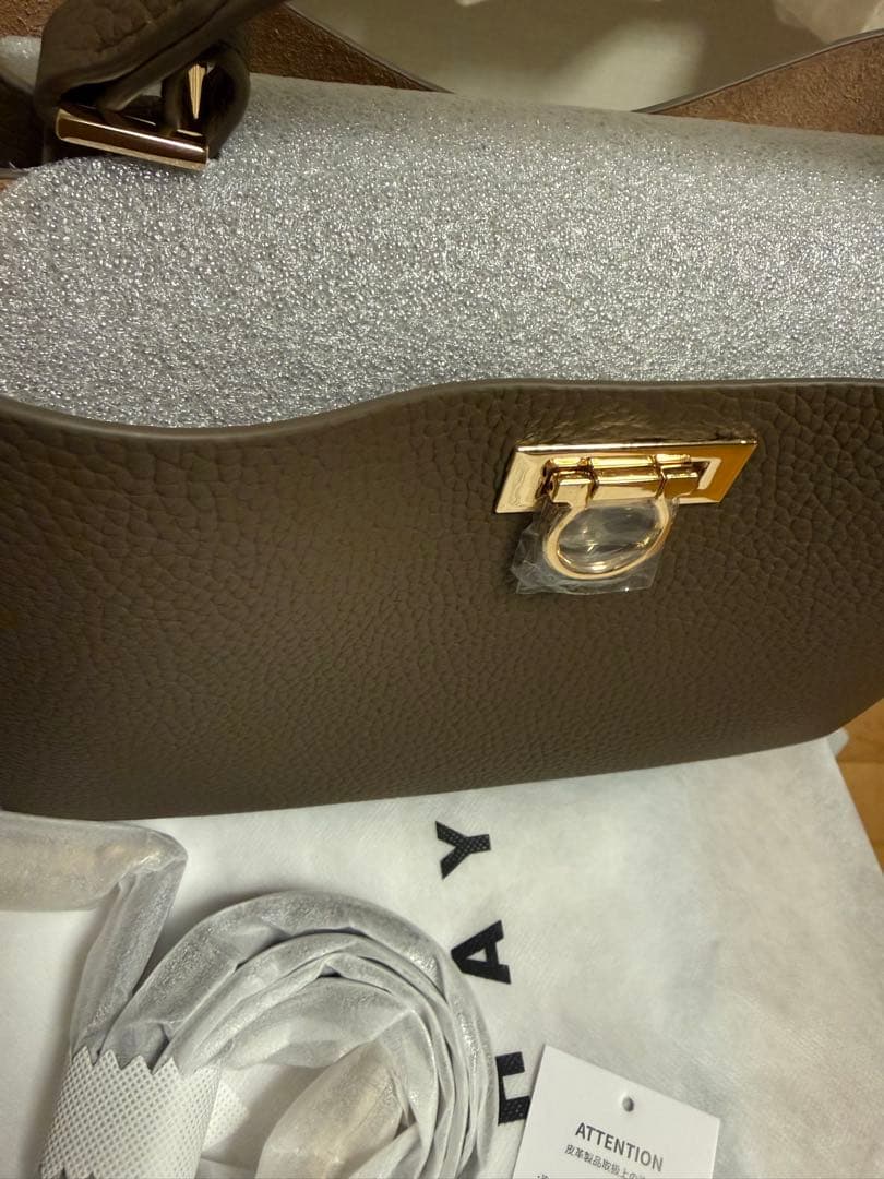 お値下げ！HAYNI ヘイニ　マロエ　ハンドバッグ ショルダーバッグ　トープ