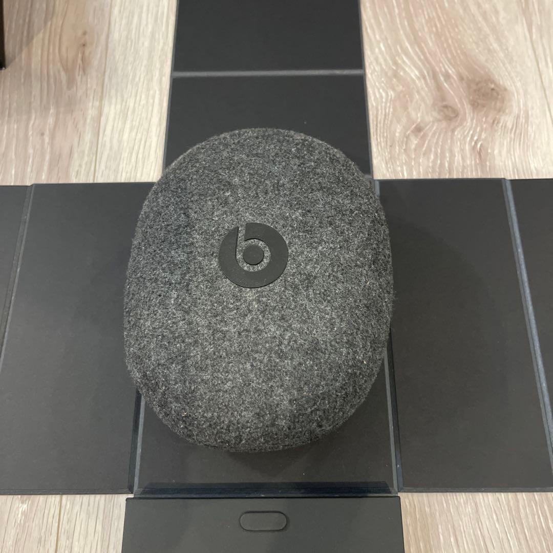 Beats SOLO PRO ワイヤレスヘッドフォン