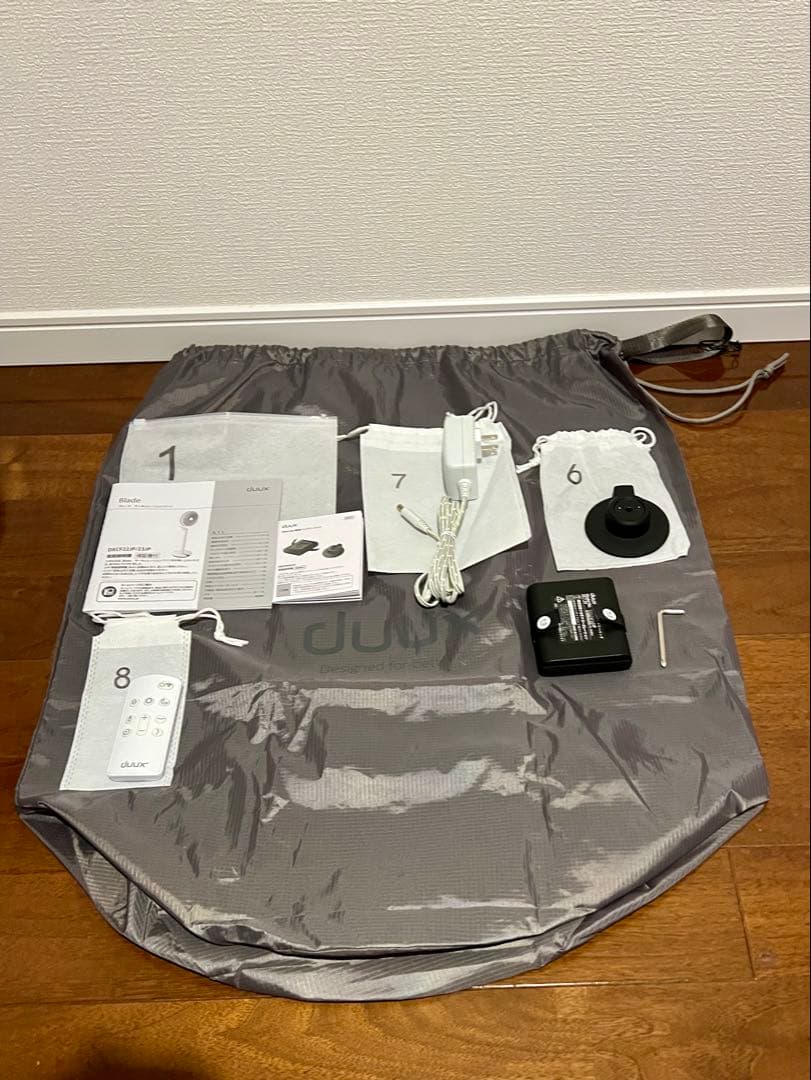 美品■duux Blade(ブレード)DXCF23JP(WT)バッテリーパック付