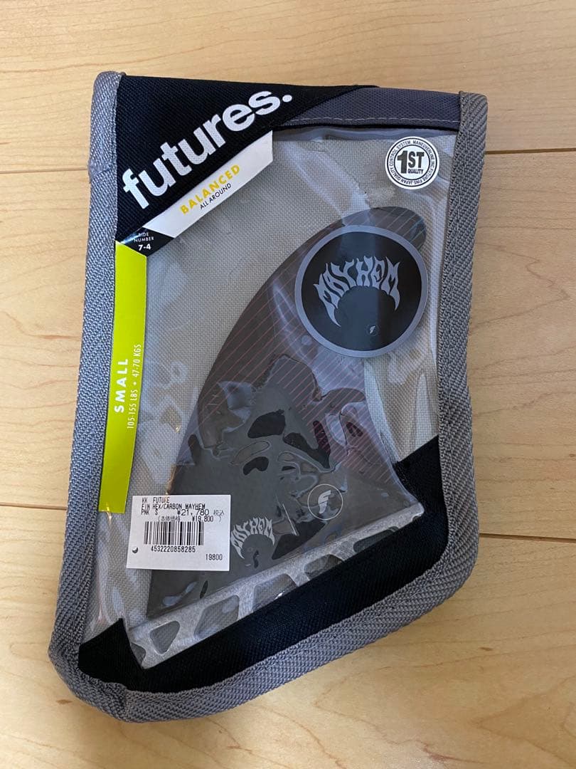 新品FUTURES メイヘム ロスト ハニカムカーボン Sサイズ