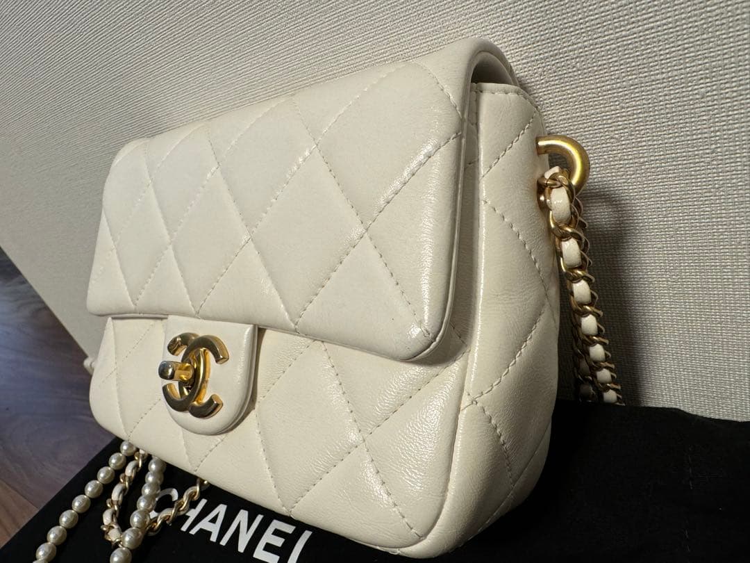 CHANEL マトラッセ ラムスキン パール ミニフラップバッグ ショルダー　白