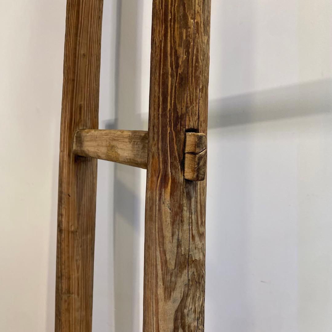 古い木製の梯子 ディスプレイ アンティーク