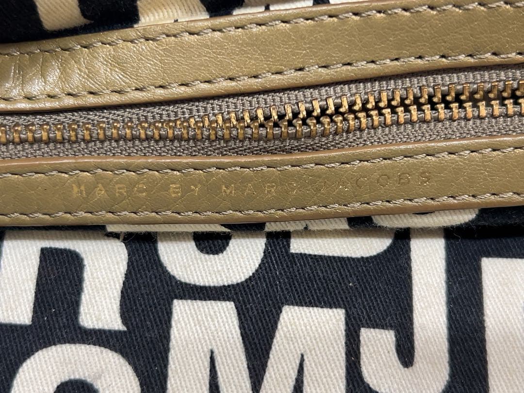 MARC BY MARC JACOBS2WAYバッグ カーキ系 ショルダー付き