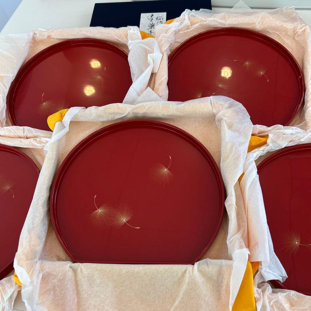 輪島塗　重箱 3段 溜➕半月盆わたぼうし5枚組