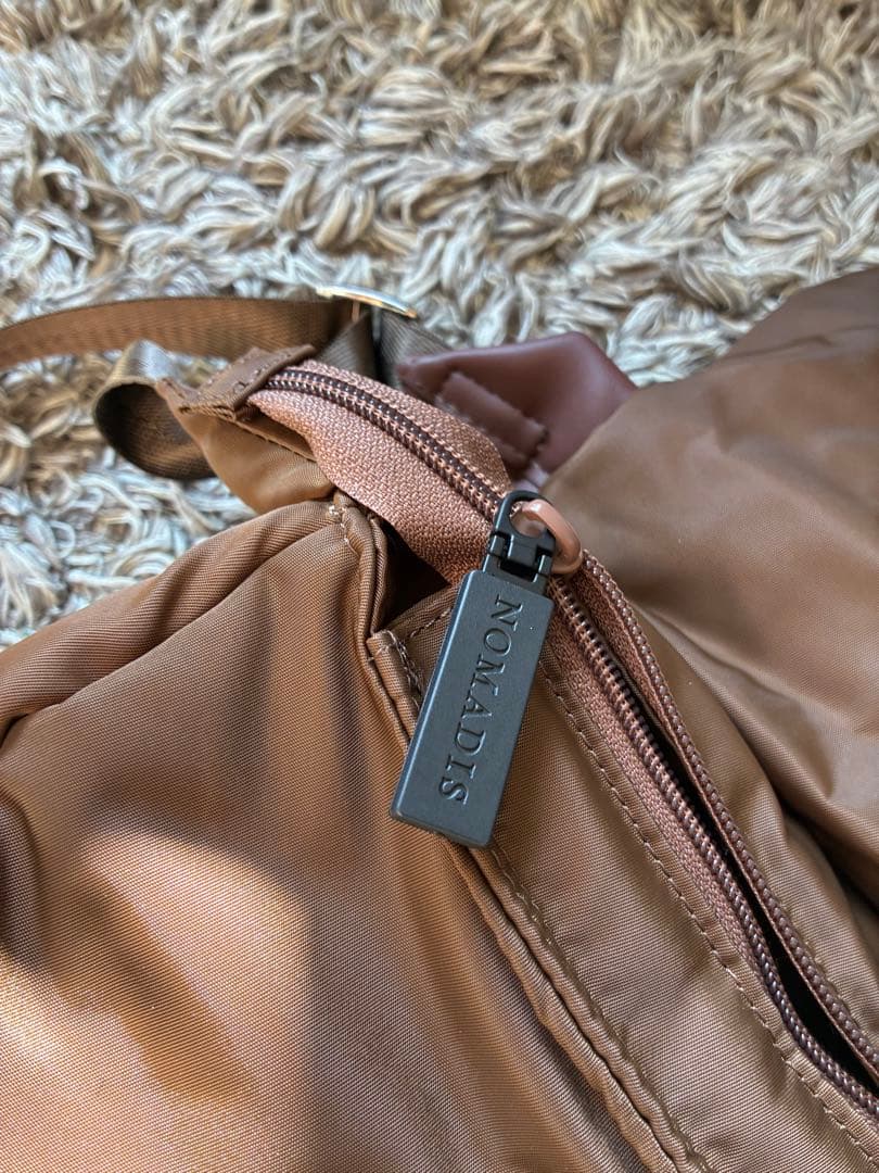 NOMADIS LUCK ワイド ショルダーバッグ