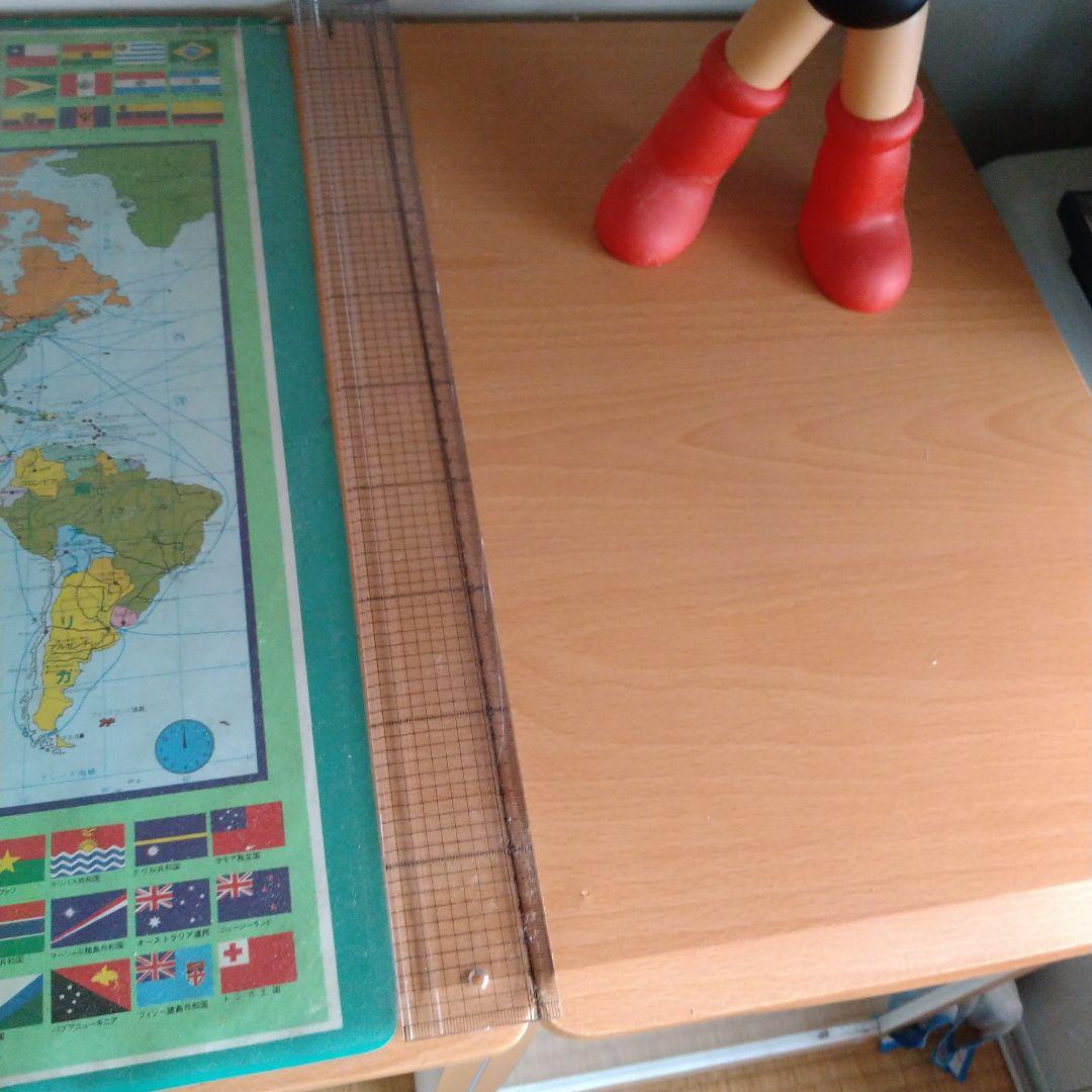 世界地図デザインのパソコンデスク　座卓