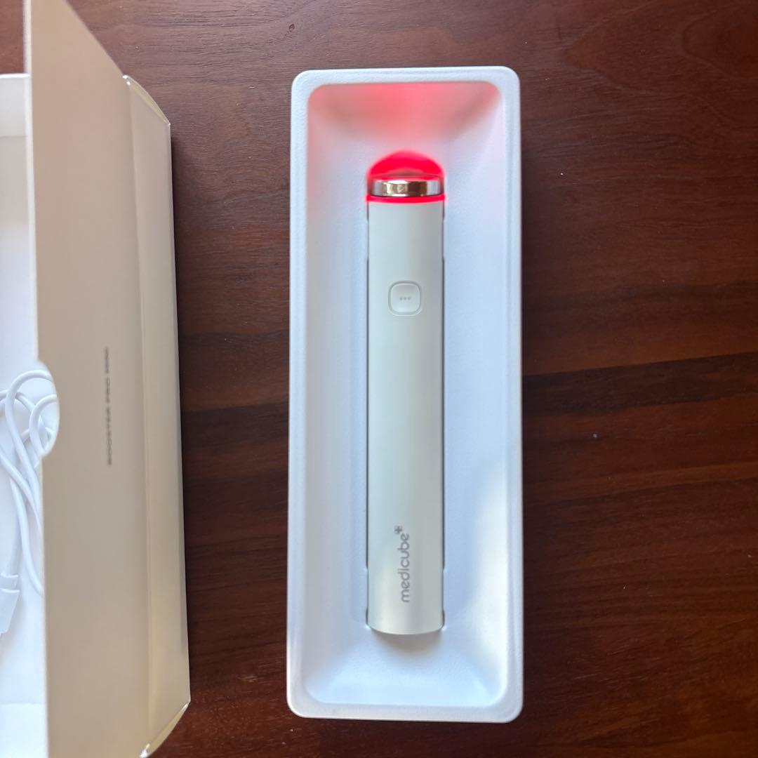 メディキューブ　ブースタープロミニ　ホワイト　美顔器