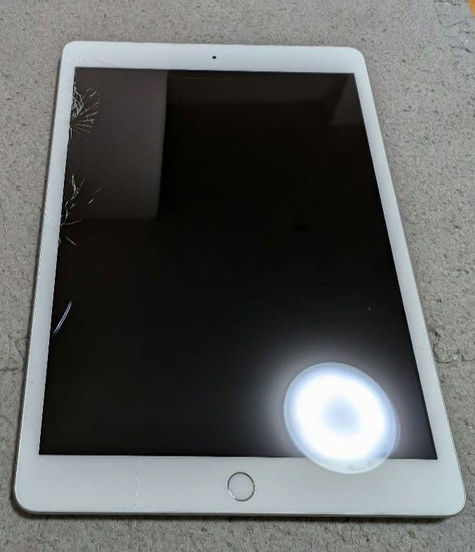 ちゃたジャンクiPad第7世代 32GB シルバー Wi-Fiモデル