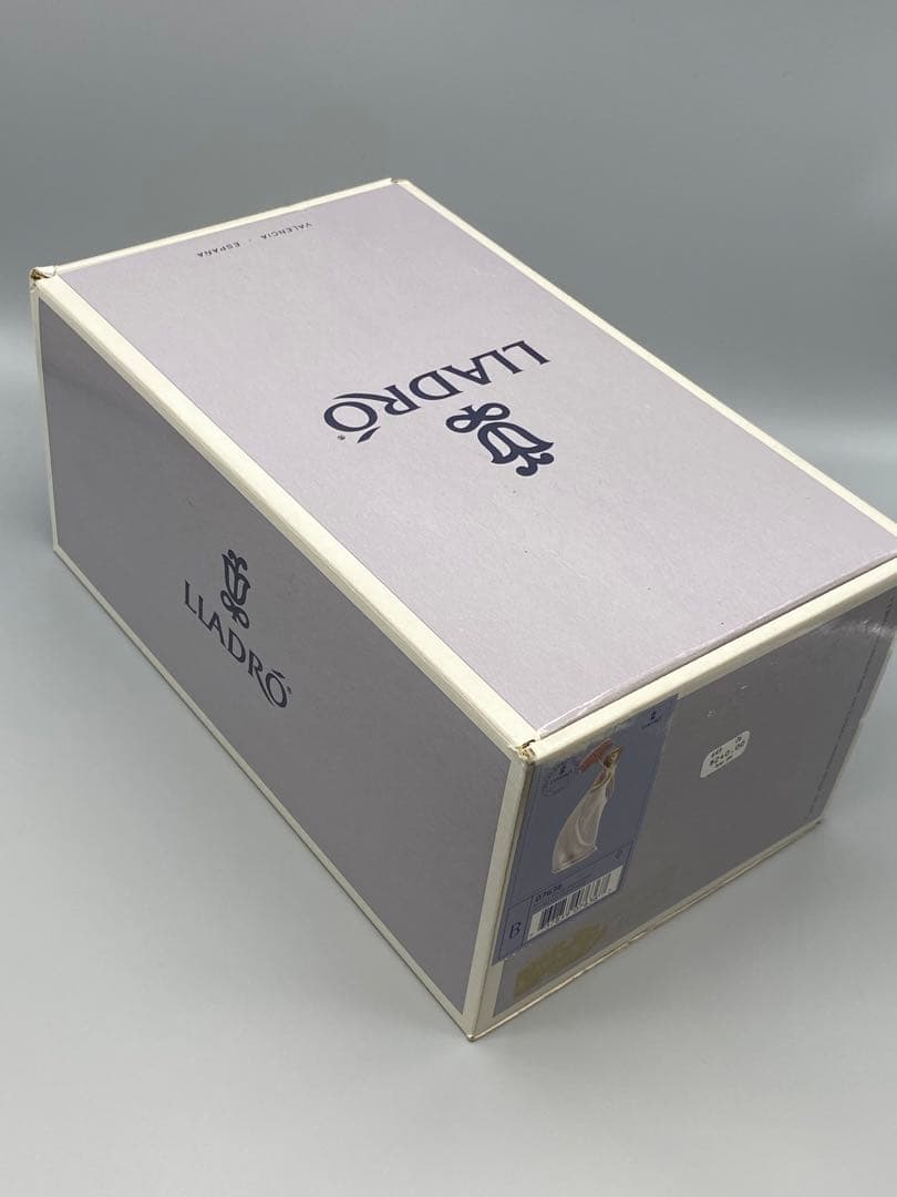 LLADROリヤドロ 春の光の中で7636 希少 廃番 破損なし フィギュリン