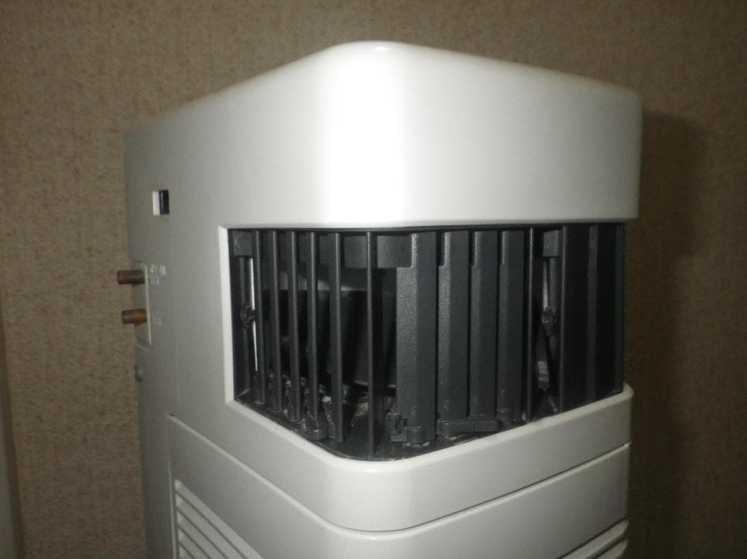 タワー型エアコン ホワイト　トイレ等用