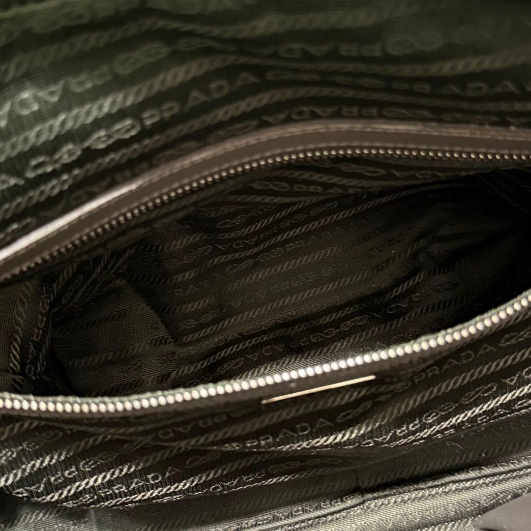 さ*た様 プラダ サフィアーノレザー 三角ロゴプレート ブリーフケース グレー