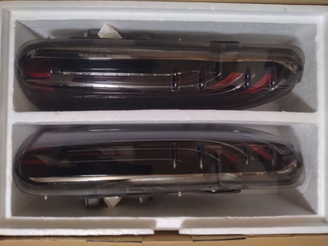 ハイエース200系テールランプ415コブラLEDテールランプ