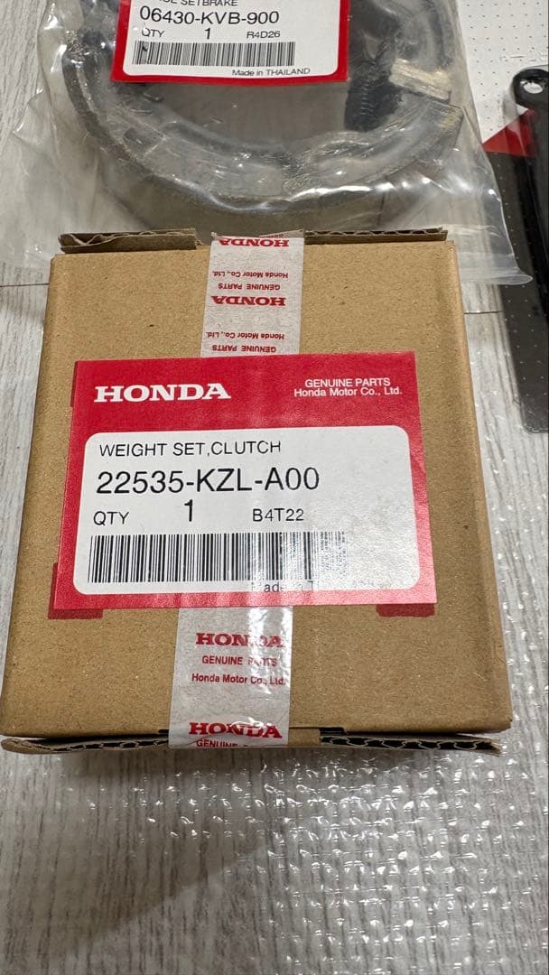 HONDAズーマーX クラッチウェイトセットとブレーキシュー タイヤ プラグ一式
