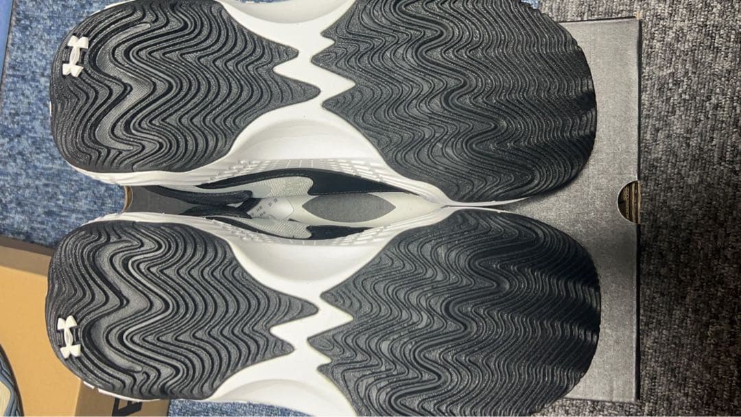 UNDER ARMOUR バスケットボールシューズ 27.5cm