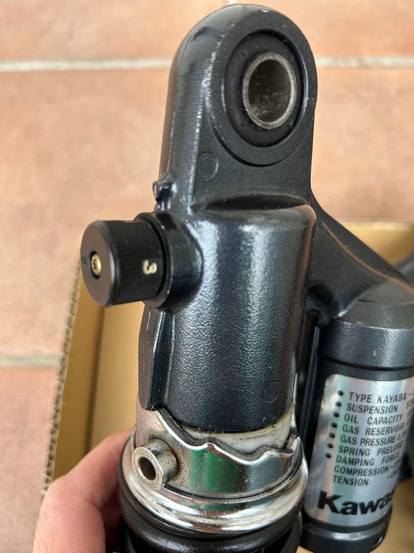 カワサキ　ゼファー1100　リアサスペンション　左右　純正　中古