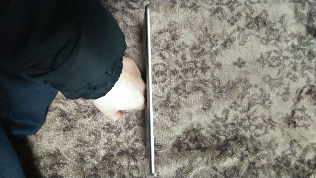 「画面傷無」Apple iPad Air 第2世代 9.7インチ シルバー 本体