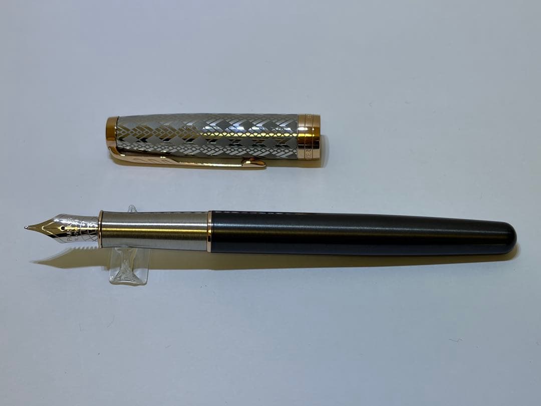 パーカー万年筆　ソネットプレミアムメタル&グレイPGT 細字