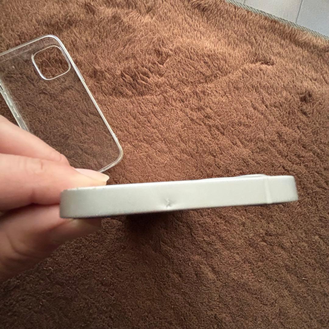 ホワイトiPhone 12 64GB