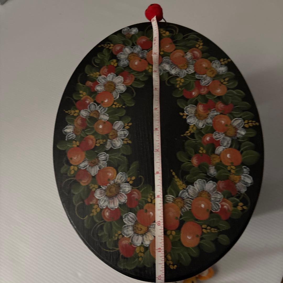 オーバル型木製テーブル　手描き装飾付きトールペインティング