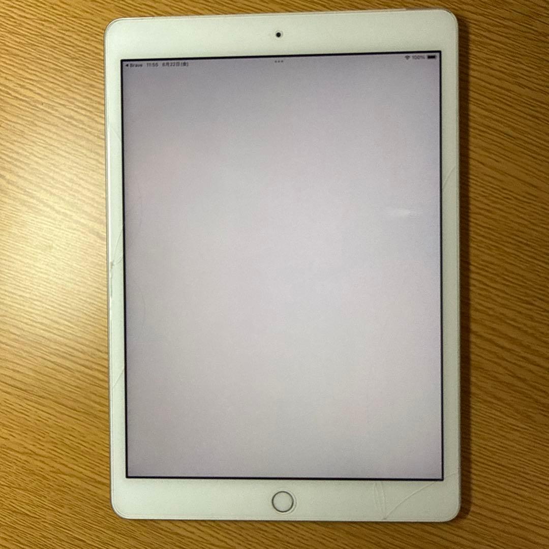 iPad 第8世代 Wi-Fi+Cellular10.2インチ シルバー