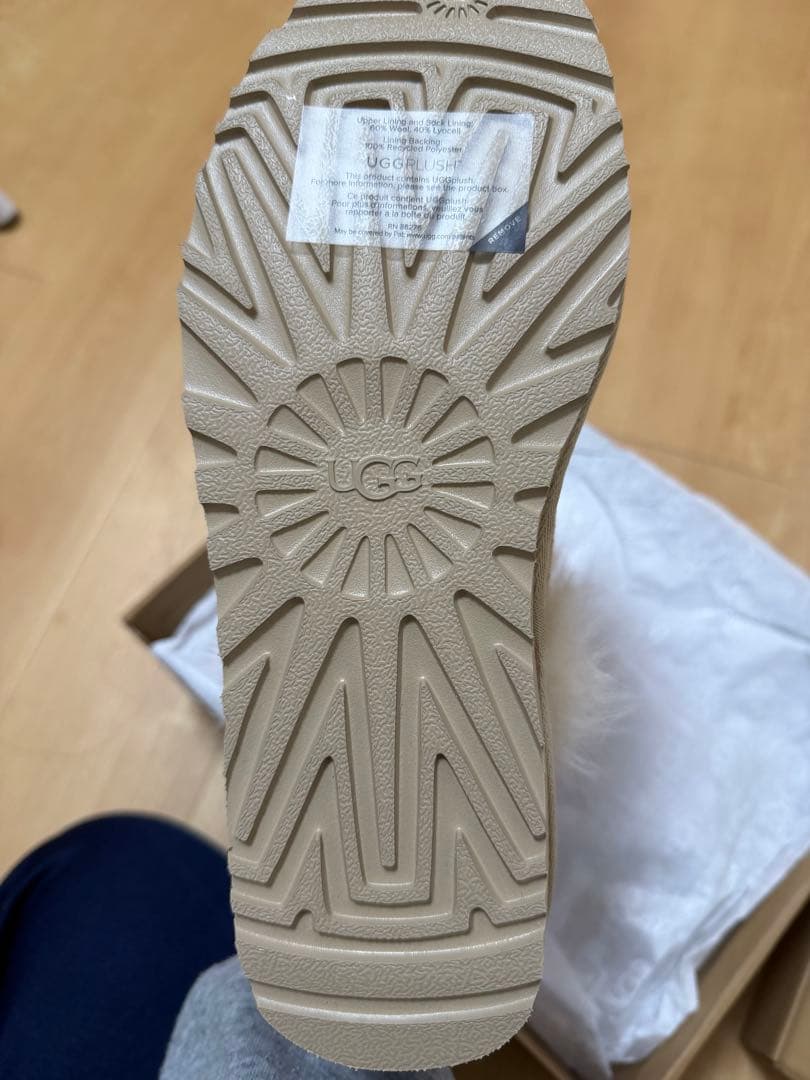 靴 UGG Classic Ultra Mini