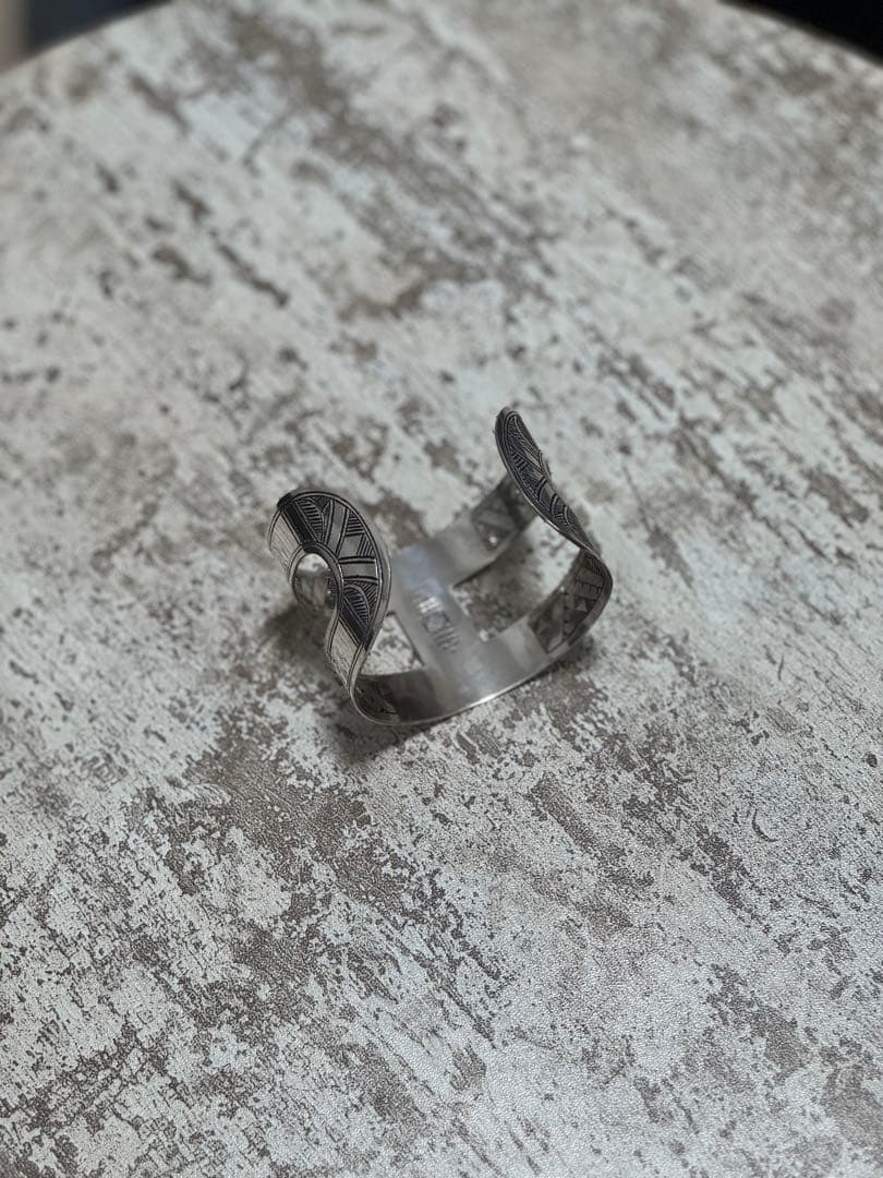 早い者勝ち！美品　トゥアレグ族 シルバー　Ｈ型バングル ブレスレット