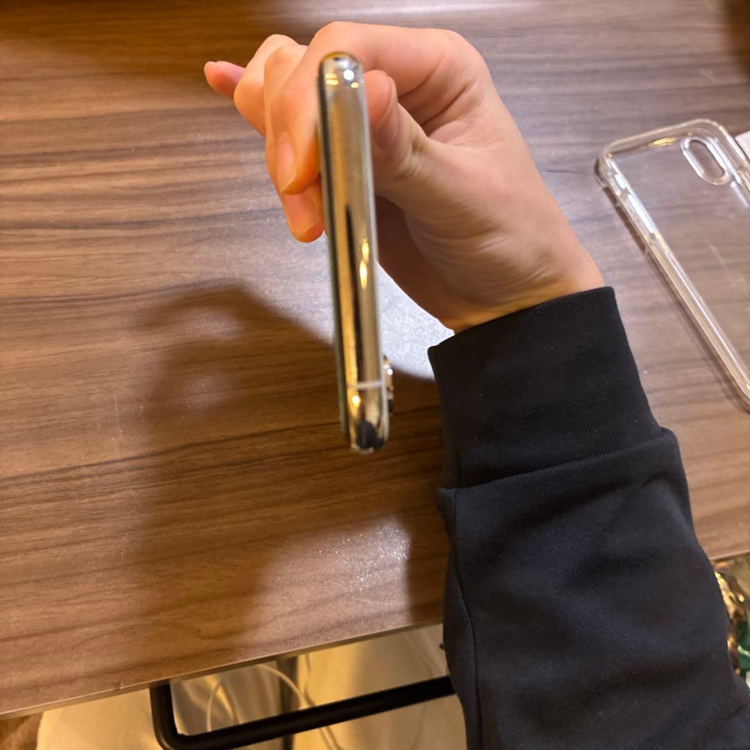 Apple iPhone Xsシルバー64G