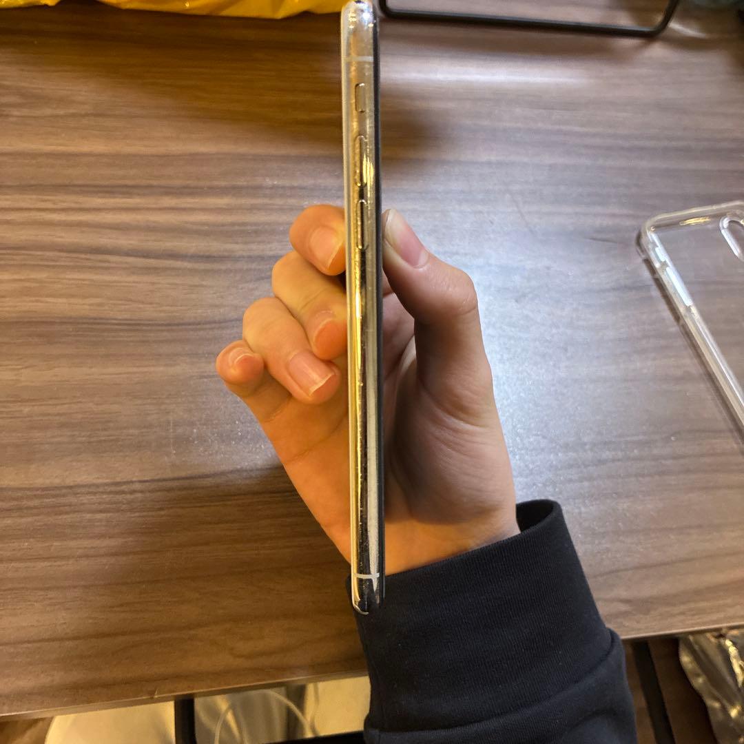 Apple iPhone Xsシルバー64G